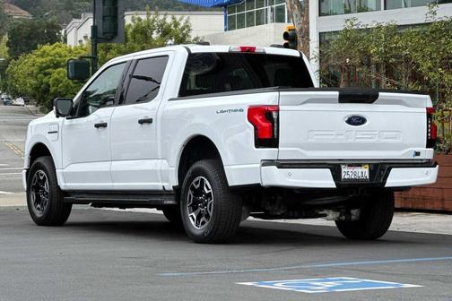 Oxford White 2023 Ford F-150 Lightning XLT