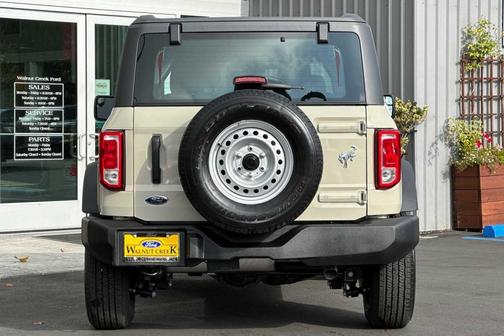 2025 Ford Bronco Base