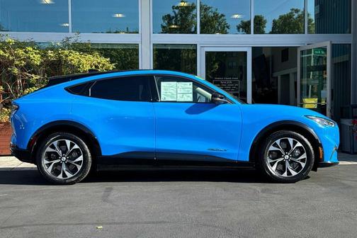 Grabber Blue Metallic 2022 Ford Mustang Mach-E Premium