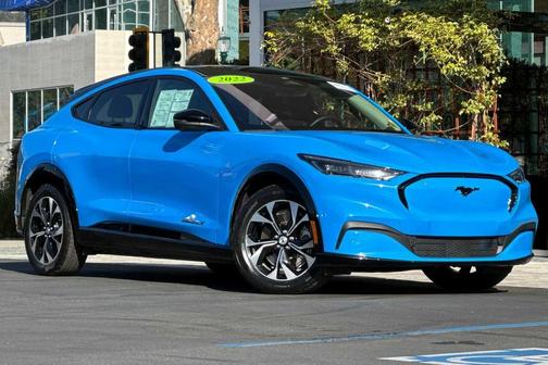 Grabber Blue Metallic 2022 Ford Mustang Mach-E Premium