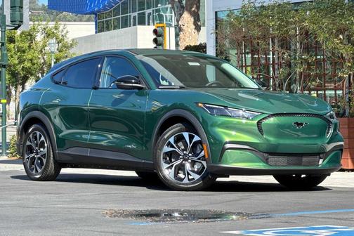 Eruption Green Metallic 2026 Ford Mustang Mach-E Select