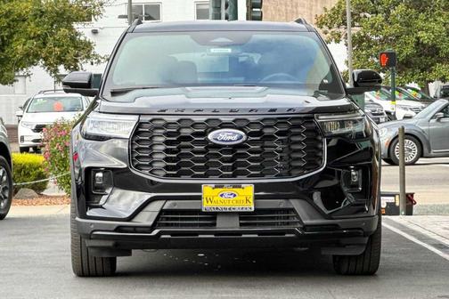 Agate Black Metallic 2026 Ford Explorer ST-Line