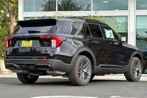 Agate Black Metallic 2026 Ford Explorer ST-Line