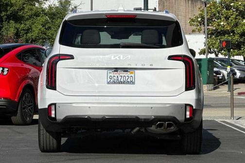 Glacial White Pearl 2023 Kia Telluride EX