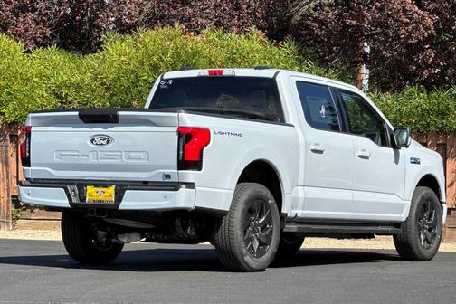 2025 Ford F-150 Lightning Flash