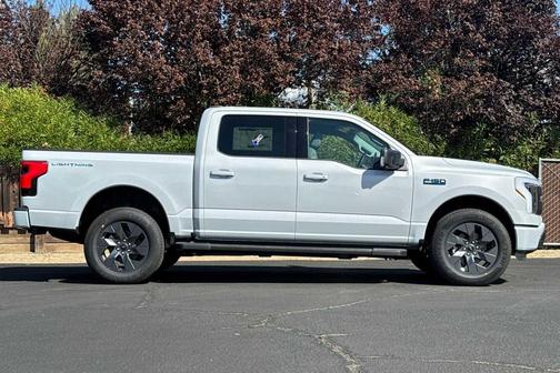 2025 Ford F-150 Lightning Flash