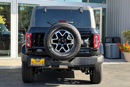 Shadow Black 2025 Ford Bronco Outer Banks