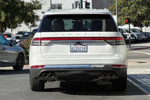 Pristine White Metallic Tri-Coat 2020 Lincoln Aviator Reserve