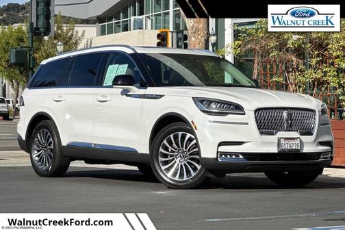 Pristine White Metallic Tri-Coat 2020 Lincoln Aviator Reserve