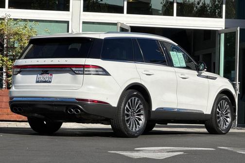 Pristine White Metallic Tri-Coat 2020 Lincoln Aviator Reserve