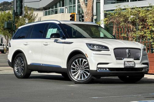 Pristine White Metallic Tri-Coat 2020 Lincoln Aviator Reserve