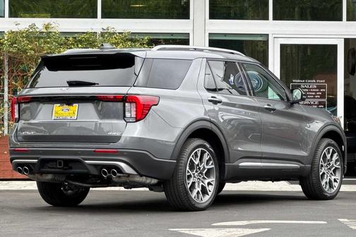 2025 Ford Explorer Platinum