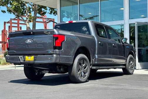 2025 Ford F-150 Lightning Flash