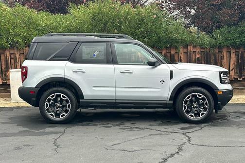 Space White Metallic 2026 Ford Bronco Sport Outer Banks