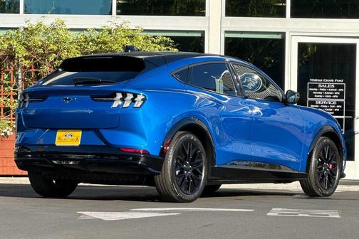 2025 Ford Mustang Mach-E Premium