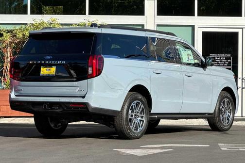 Glacier Gray Metallic TriCoat 2025 Ford Expedition Max Active 4x4