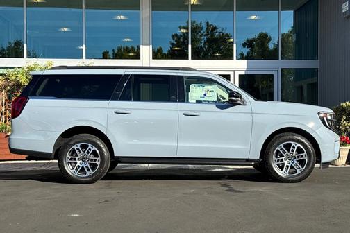 2025 Ford Expedition Max Active 4x4