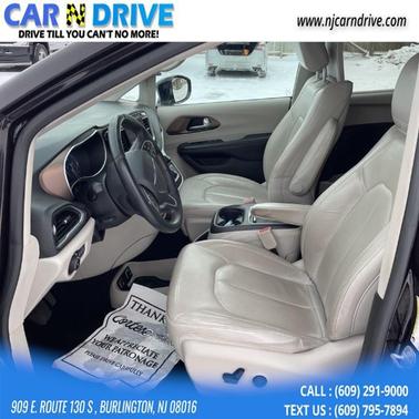 2017 Chrysler Pacifica Touring-L