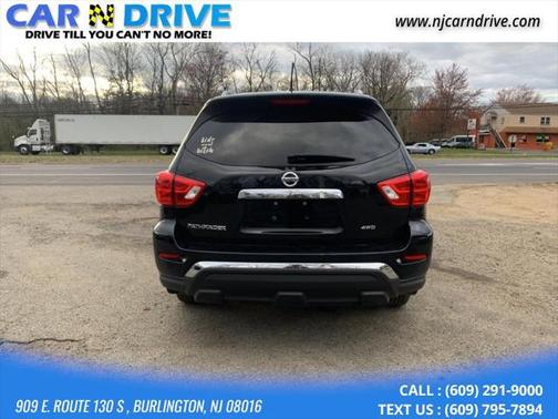2018 Nissan Pathfinder SV