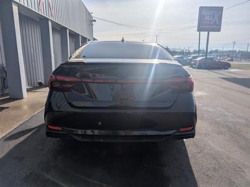 2022 Toyota Avalon Hybrid XSE Nightshade