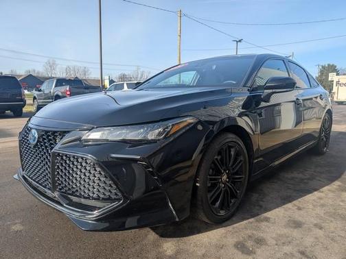 2022 Toyota Avalon Hybrid XSE Nightshade