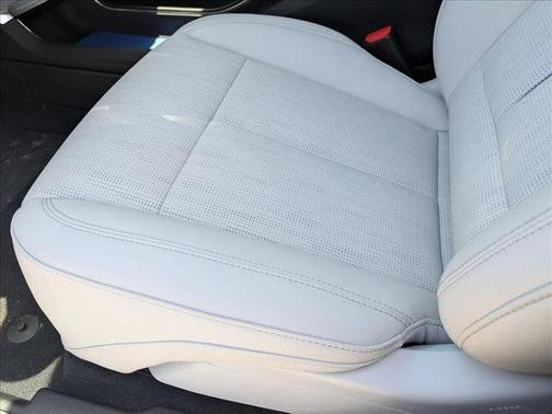 2025 Cadillac LYRIQ Luxury