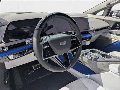 2025 Cadillac OPTIQ Luxury 2 AWD
