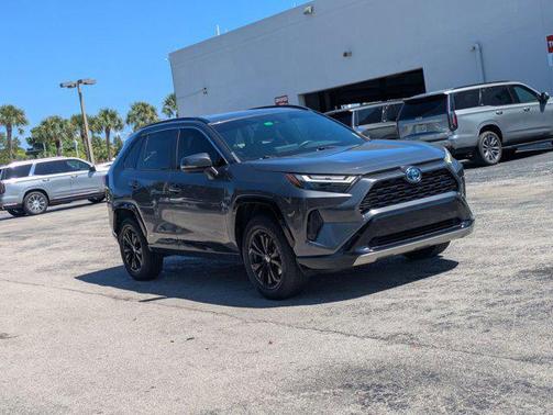 2022 Toyota RAV4 Hybrid SE