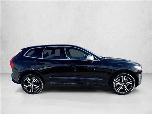 2019 Volvo XC60 Recharge Plug-In Hybrid T8 R-Design
