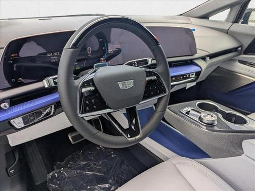 2025 Cadillac OPTIQ Luxury 1 AWD