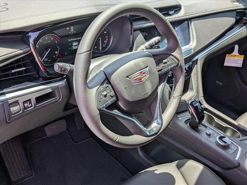 2025 Cadillac XT6 Luxury FWD