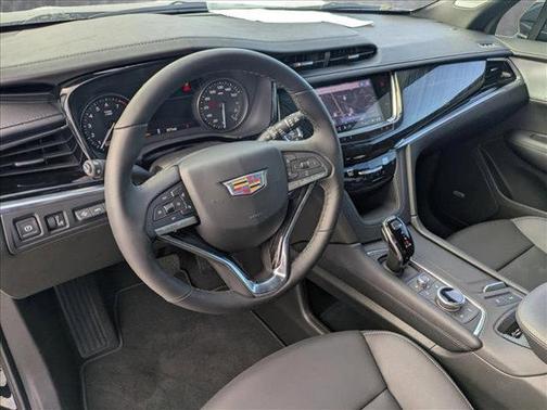 2025 Cadillac XT6 Premium Luxury FWD