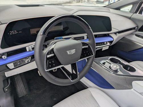 2025 Cadillac OPTIQ Sport 2 AWD