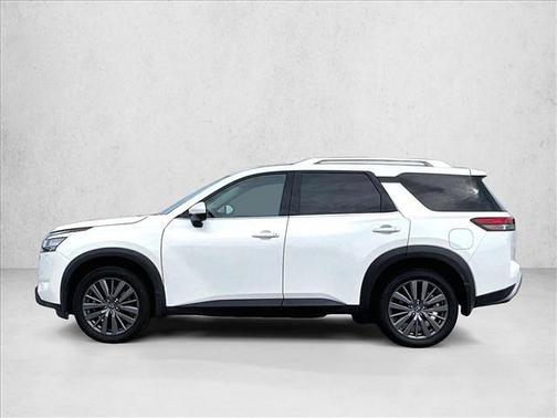 Pearl White Tricoat 2023 Nissan Pathfinder SL FWD