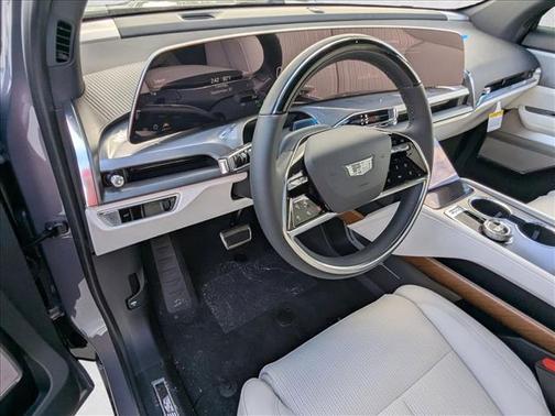2026 Cadillac VISTIQ Luxury
