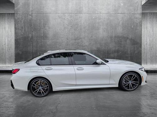 2024 BMW 330 i