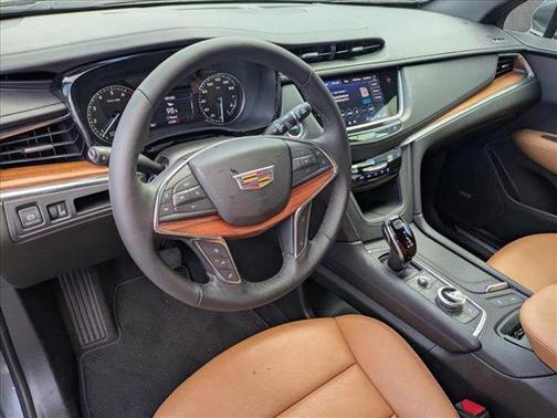 2022 Cadillac XT5 Premium Luxury
