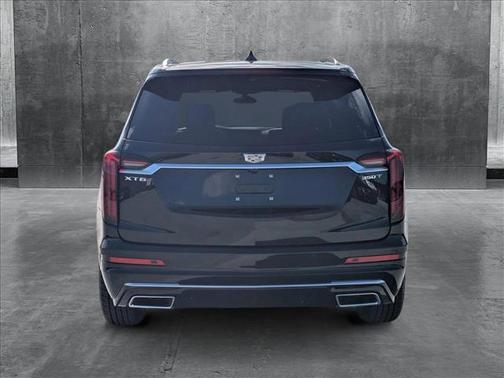 2025 Cadillac XT6 Luxury FWD