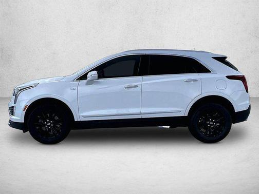 Crystal White Tricoat 2024 Cadillac XT5 Luxury