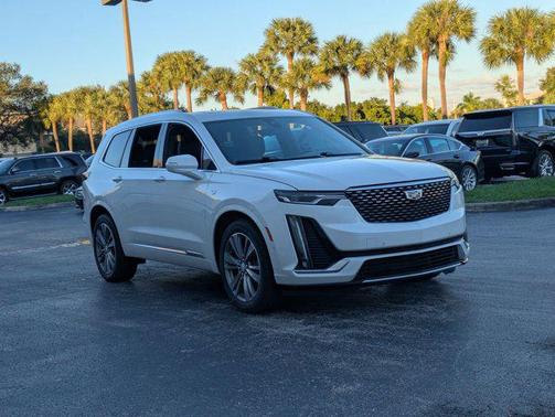 2022 Cadillac XT6 Premium Luxury FWD