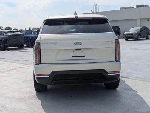 2025 Cadillac Escalade IQ Luxury 2