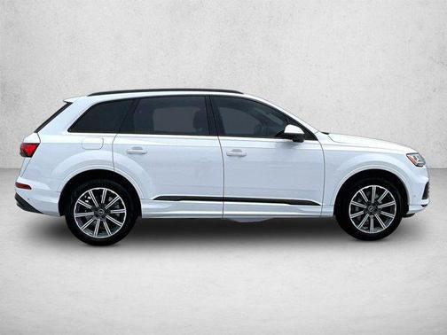 Glacier White Metallic 2023 Audi Q7 45 Premium Plus