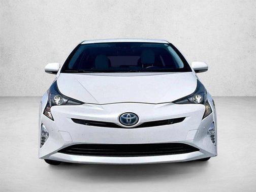 Blizzard Pearl 2018 Toyota Prius Three Touring