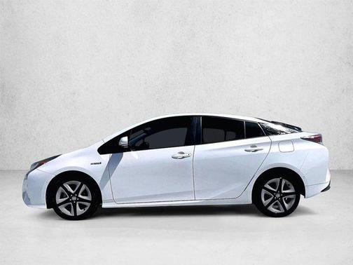 Blizzard Pearl 2018 Toyota Prius Three Touring