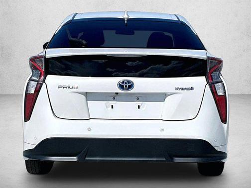 Blizzard Pearl 2018 Toyota Prius Three Touring