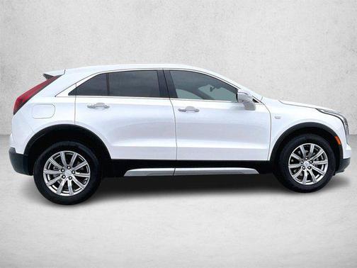 2022 Cadillac XT4 Premium Luxury