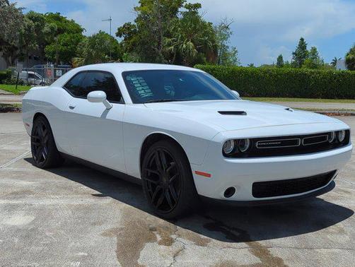 2022 Dodge Challenger SXT