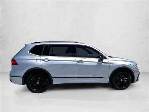 Pyrite Silver Metallic 2022 Volkswagen Tiguan 2.0T SE R-Line Black