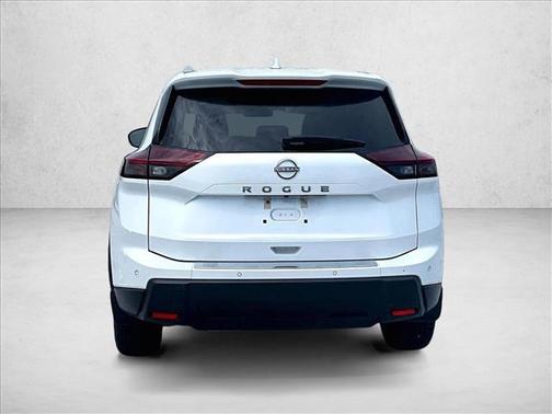 Everest White Pearl 2025 Nissan Rogue SV