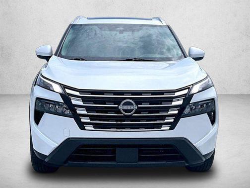 Everest White Pearl 2025 Nissan Rogue SV